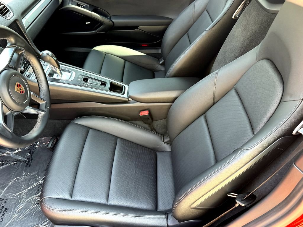 Used 2018 Red Porsche Base image 15
