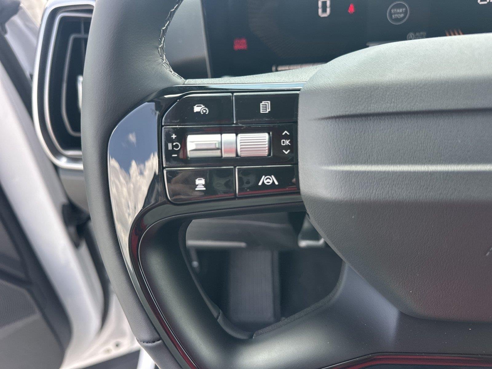 New 2026 Glacial White Pearl Kia LX image 9