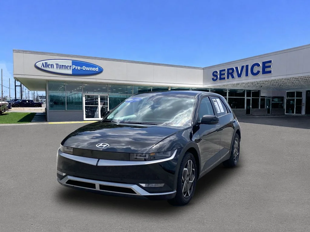 Used 2024 Abyss Black Hyundai SEL image 4
