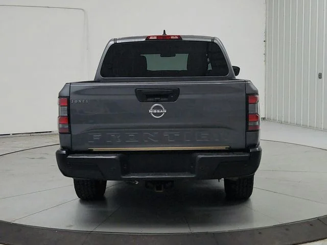 Used 2022 Gray Nissan S image 7