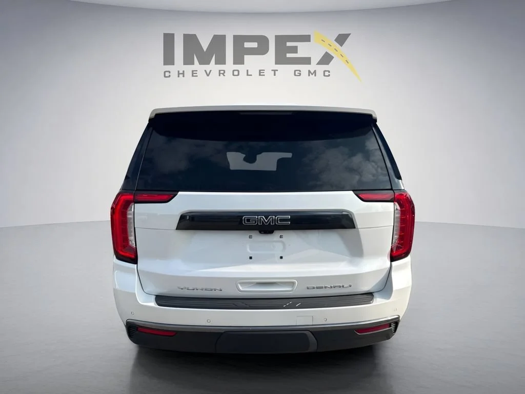Used 2024 White Frost Tricoat GMC Denali Ultimate image 3