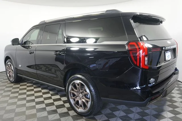 New 2027 Agate Black Metallic Ford MAX King Ranch® image 5