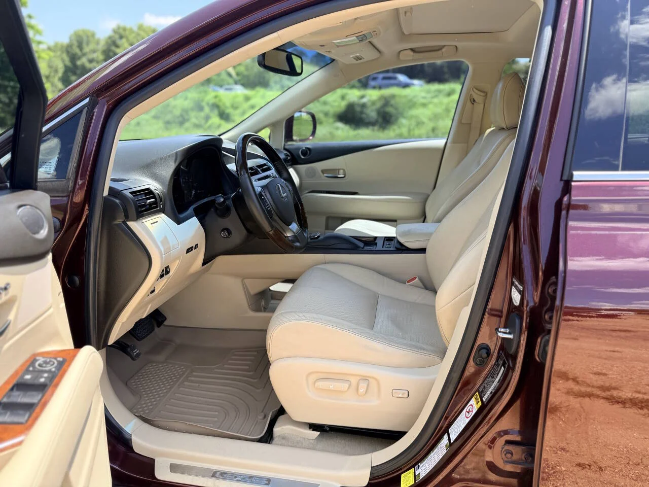 Used 2015 Maroon Lexus Base 4dr SUV image 13