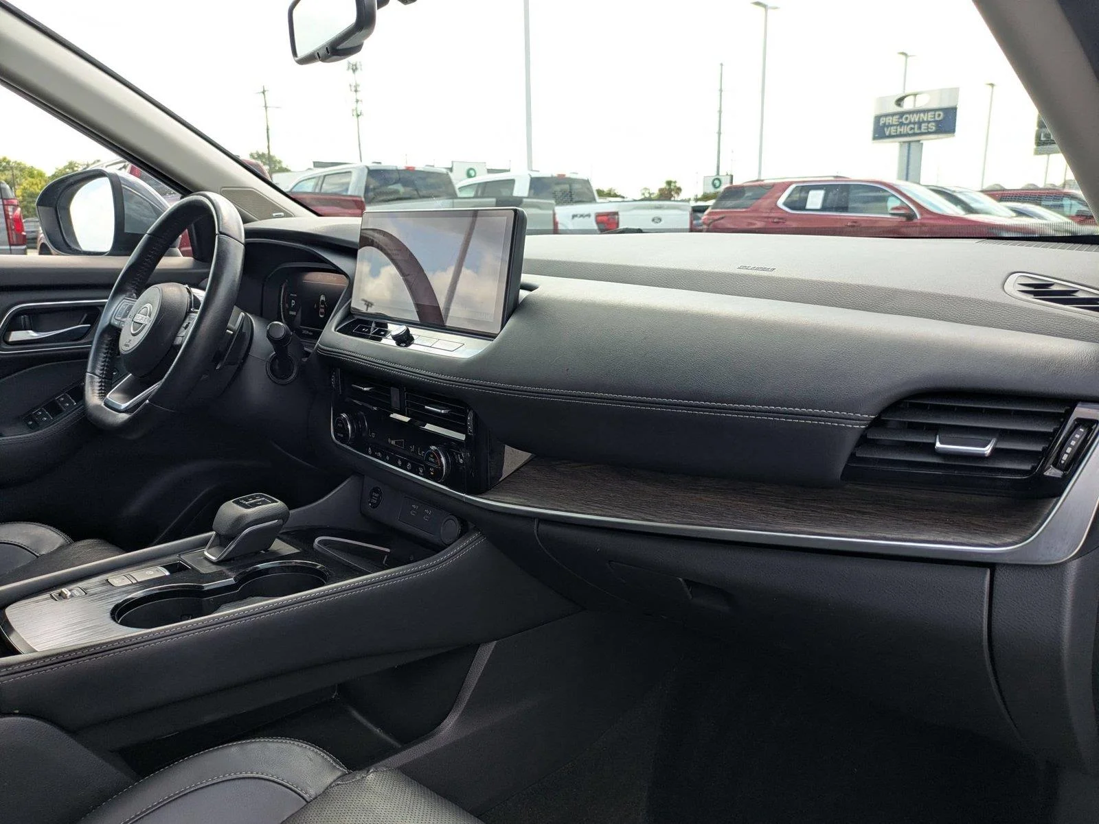 Used 2024 Boulder Gray Pearl Nissan Platinum image 38