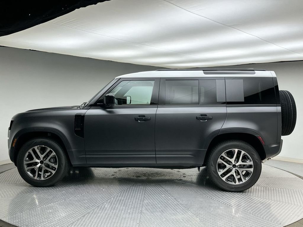 New 2026 Carpathian Grey Land Rover S image 2