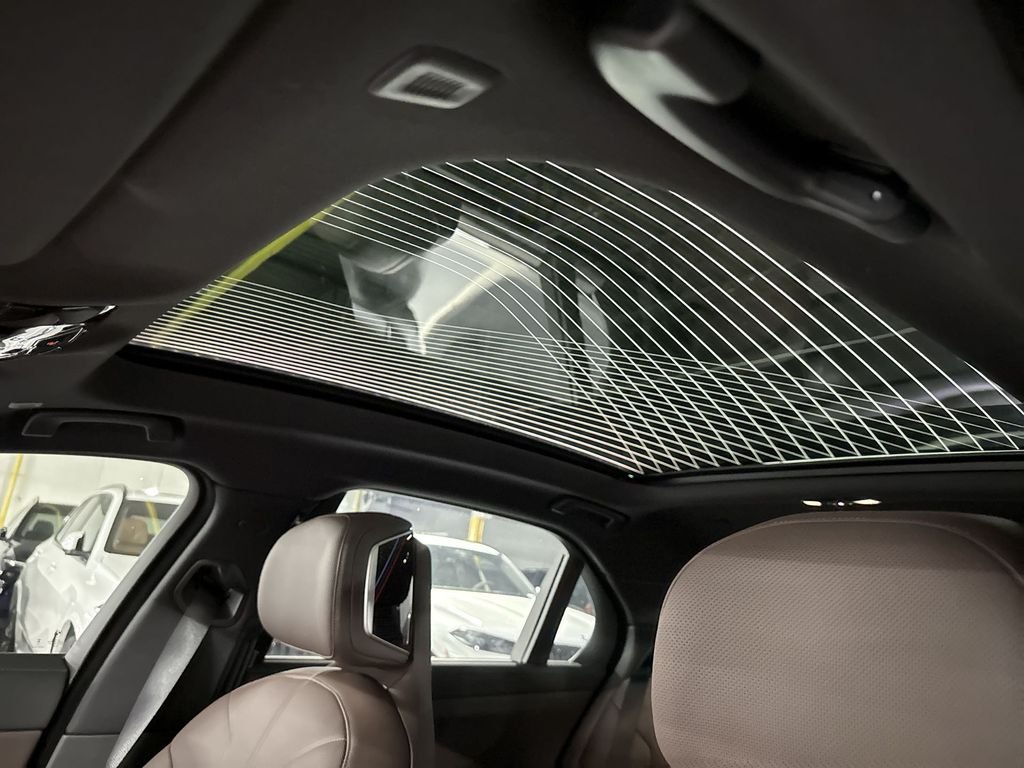 New 2026 Alpine White BMW 750e xDrive image 22