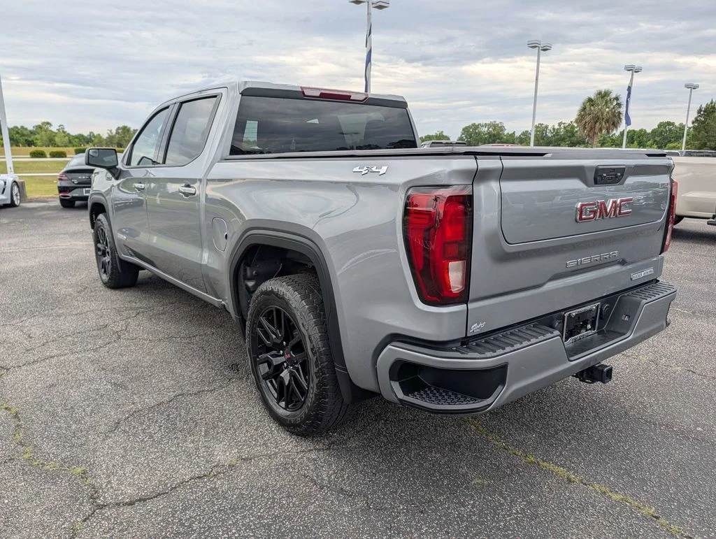 Used 2024 Silver GMC Elevation image 7