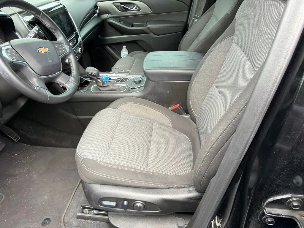 Used 2023 Mosaic Black Metallic Chevrolet LT image 6