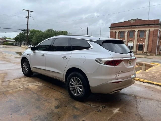 Used 2022 White Frost Tricoat Buick Essence image 5