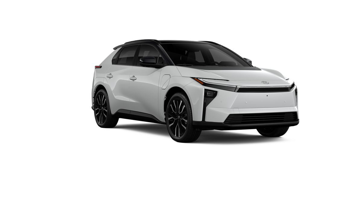 New 2026 Wind Chill Pearl with Midnight Black Metallic roof Toyota Limited image 28