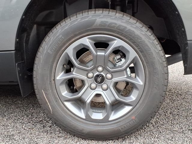 New 2026 Carbonized Gray Metallic Ford XLT image 8