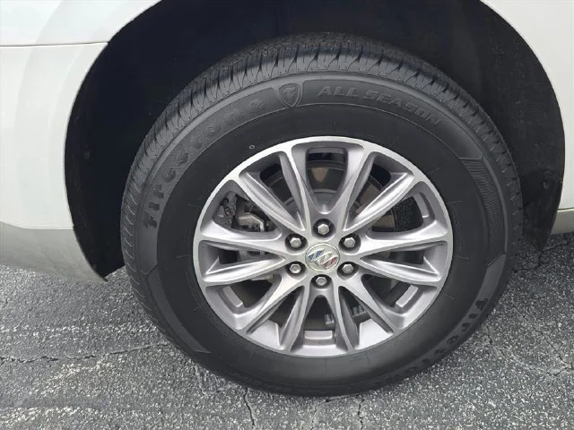 Used 2024 White Frost Tricoat Buick Essence image 34