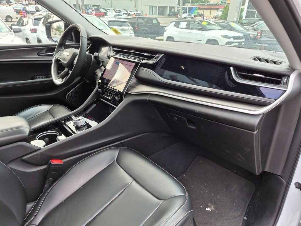 Used 2023 White Jeep 4xe image 31