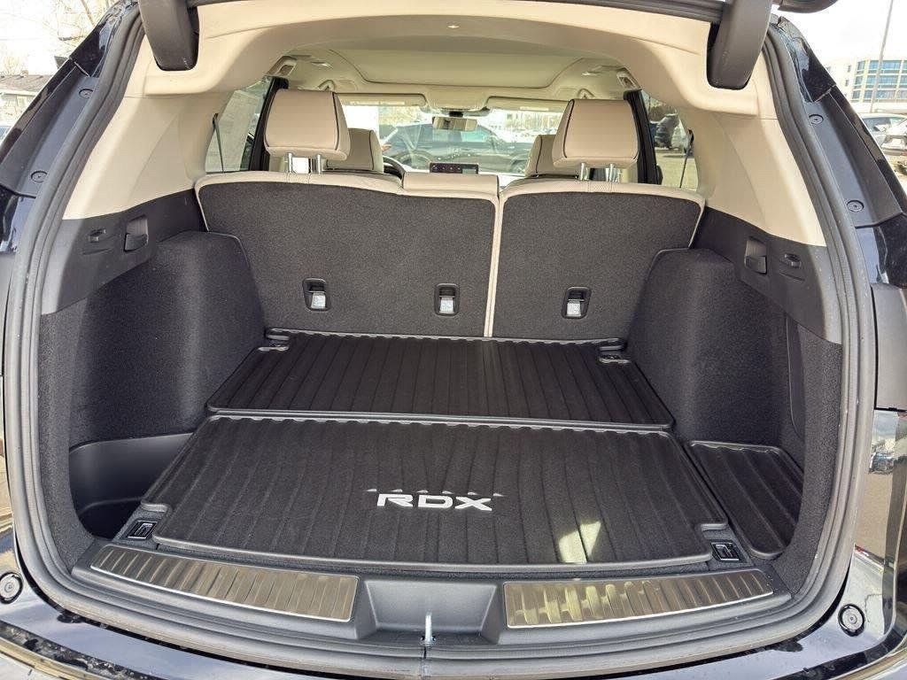 New 2026 Majestic Black Pearl Acura SH-AWD w/Advance image 24