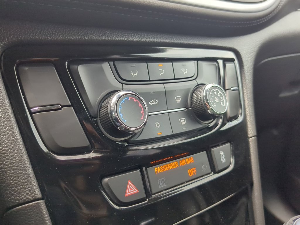 Used 2022 Ebony Twilight Metallic Buick Preferred image 17