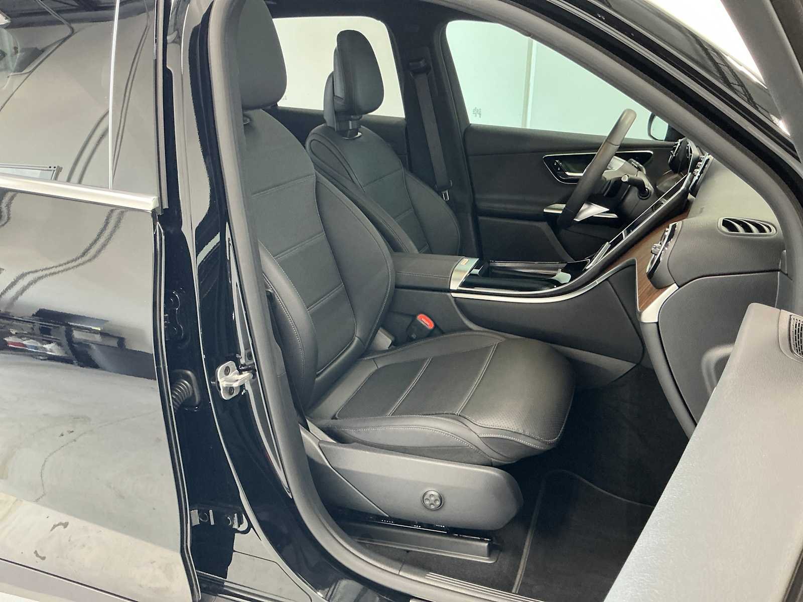 Certified Used 2026 Black Mercedes-Benz GLC 300 image 24