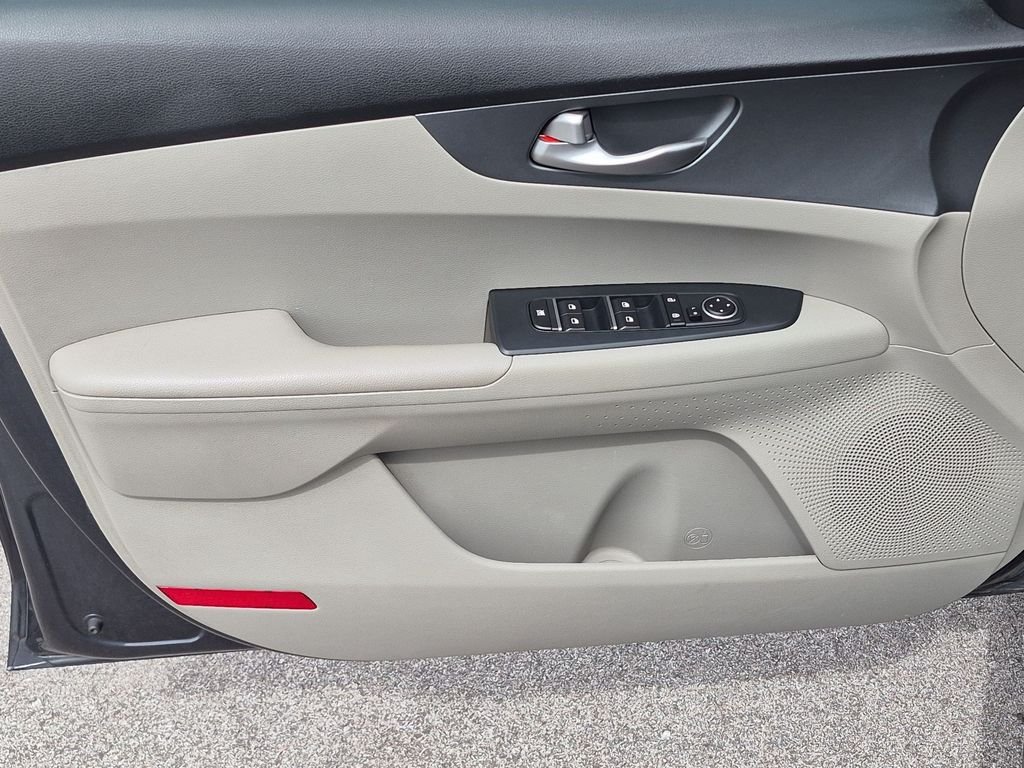 Used 2019 Gray Kia LXS image 12