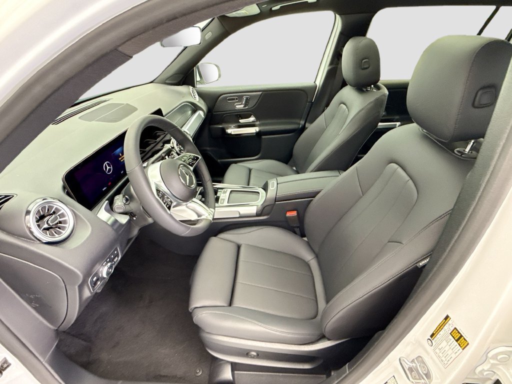 New 2026 Polar White Mercedes-Benz GLB 250 image 18