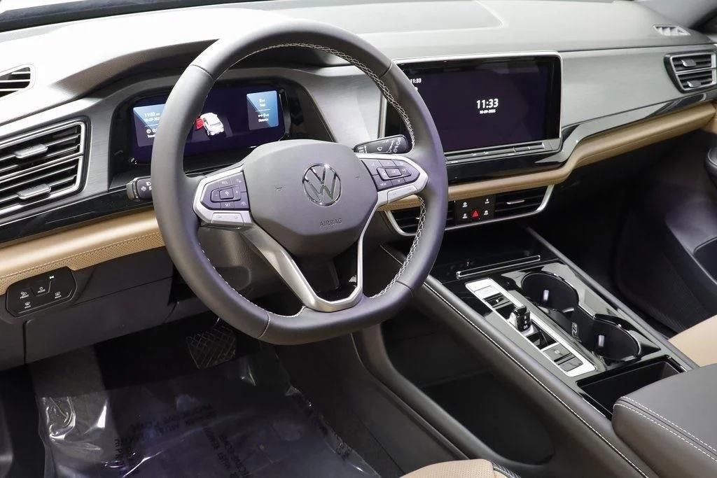 New 2026 Deep Black Volkswagen 2.0T SE w/Technology image 8