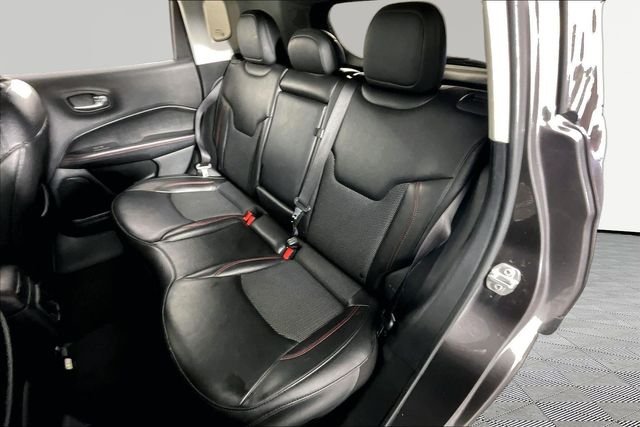 Used 2020 Gray Jeep Trailhawk image 21