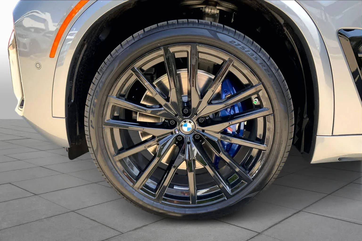 New 2026 Skyscraper Grey Metallic BMW M60i image 12