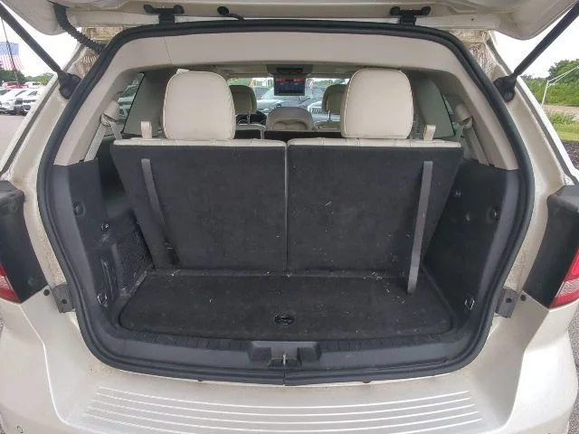 Used 2013 White Dodge Crew image 35
