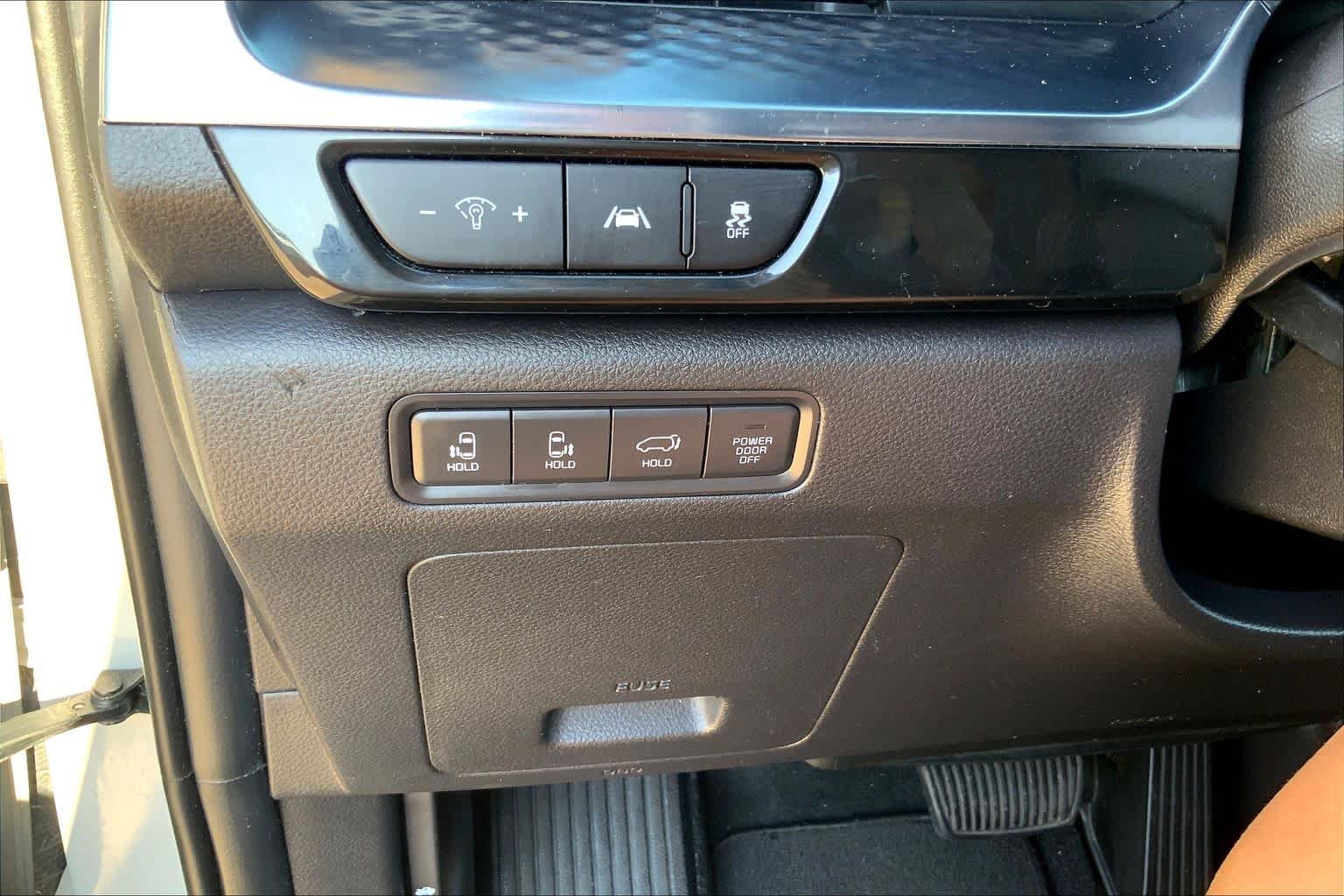 Used 2024 Ceramic Silver Kia SX Prestige image 32