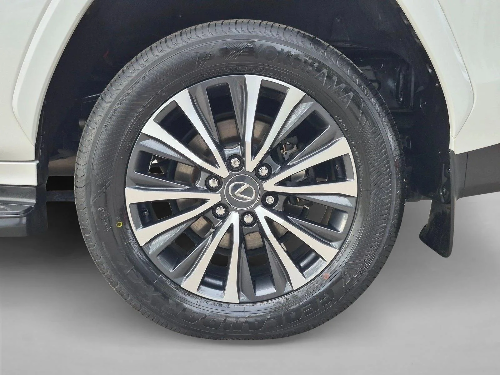 Certified Used 2024 Eminent White Pearl Lexus LX 600 Premium image 15