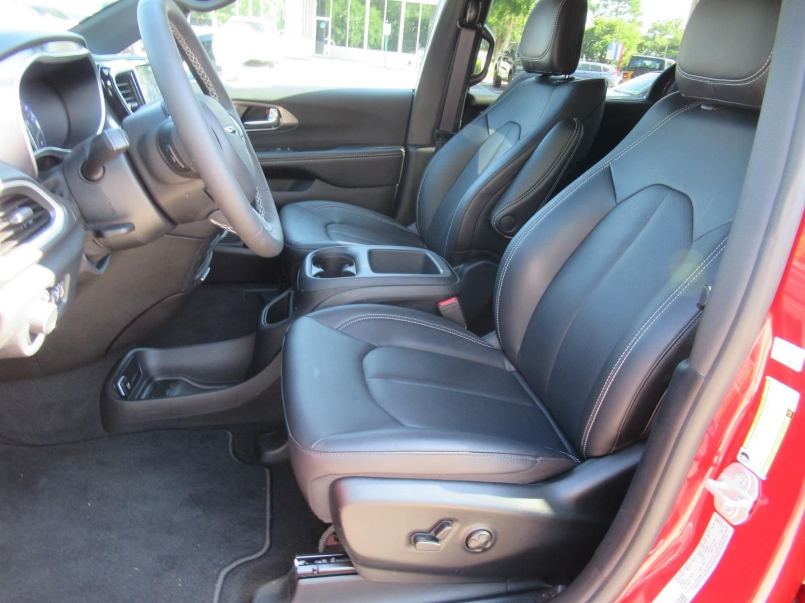 New 2026 Red Hot Pearl-Coat Exterior Paint Chrysler LX image 20