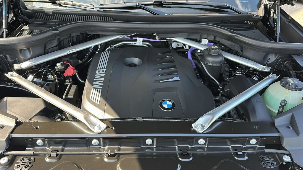Used 2026 Black Sapphire Metallic BMW sDrive40i image 10