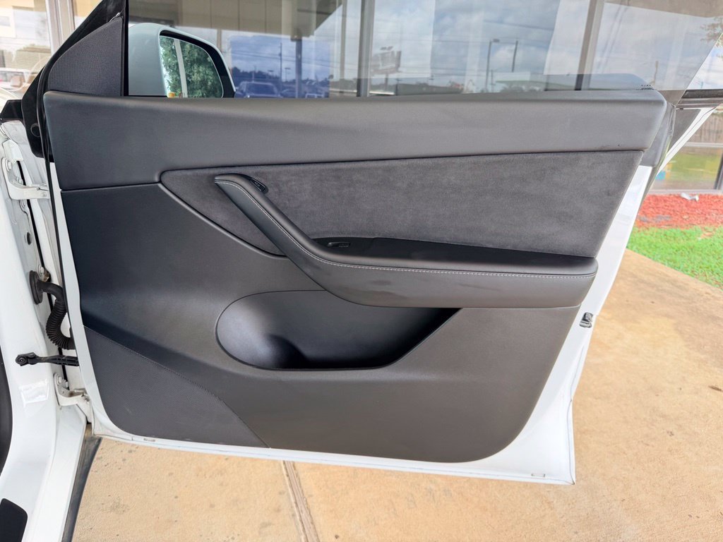 Used 2021  Tesla Long Range image 34