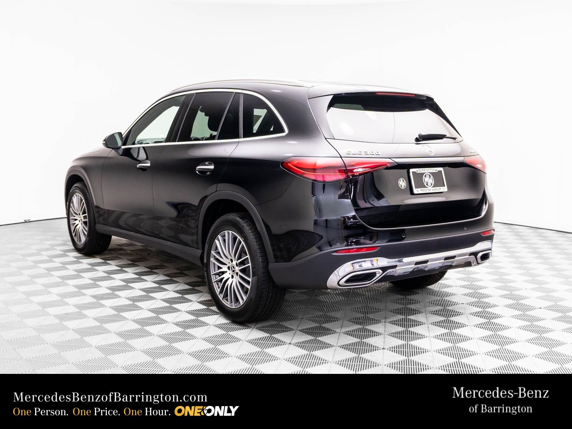New 2026 Black Mercedes-Benz GLC 300 image 3