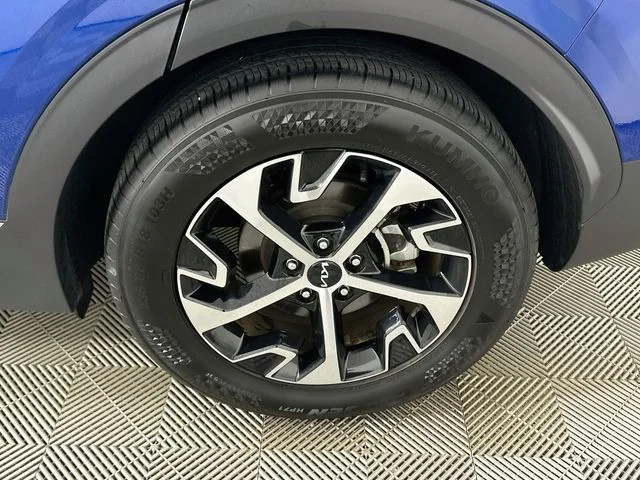 Certified Pre-Owned 2025 Kia Sportage EX
