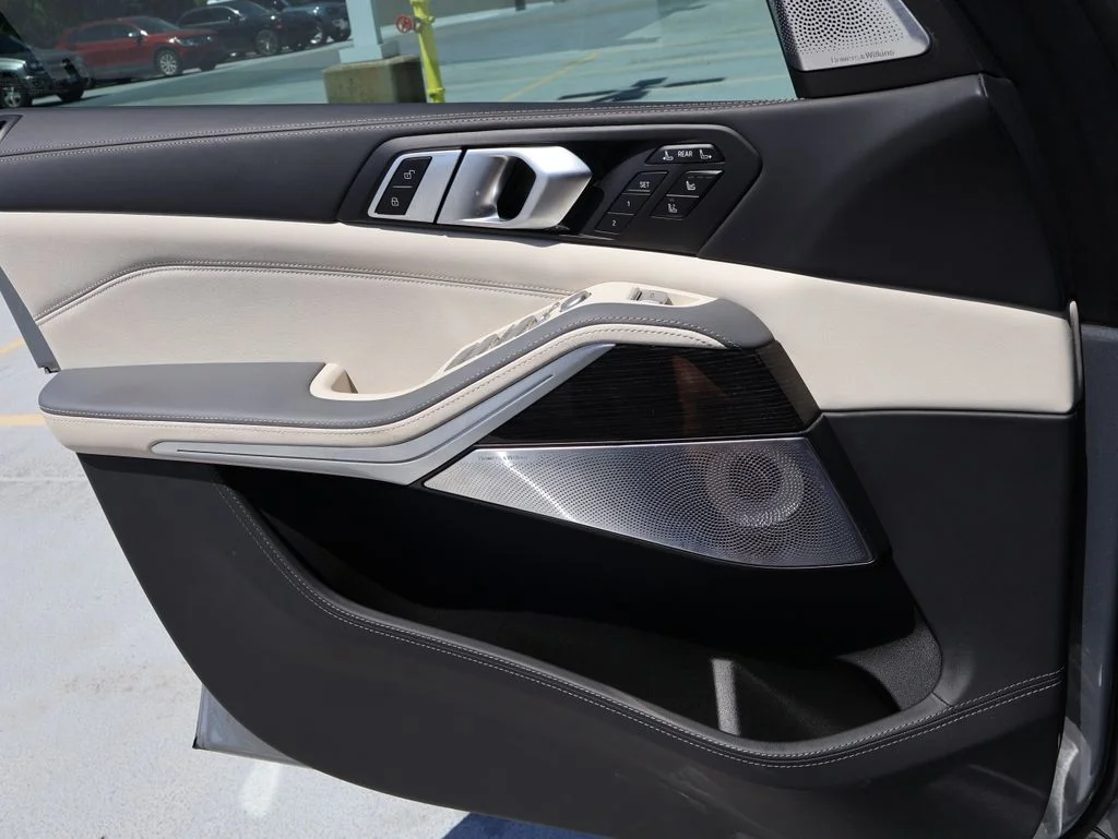 2025 BMW X7 M60i - Photo 39