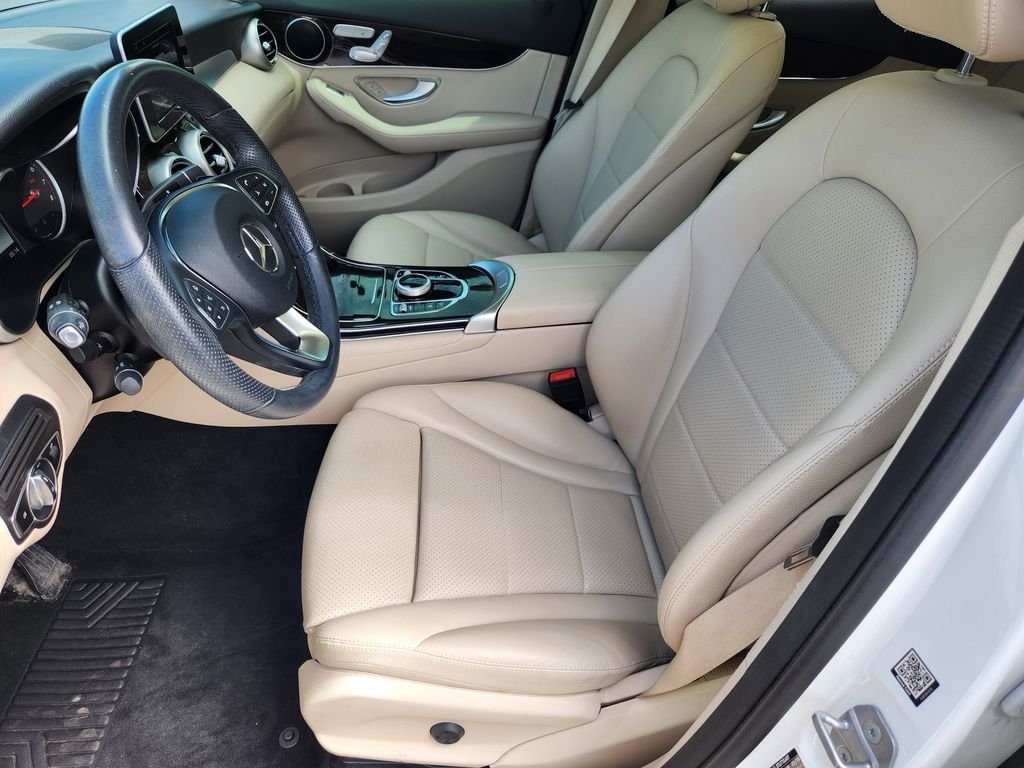 Used 2019 Polar White Mercedes-Benz 300 image 17