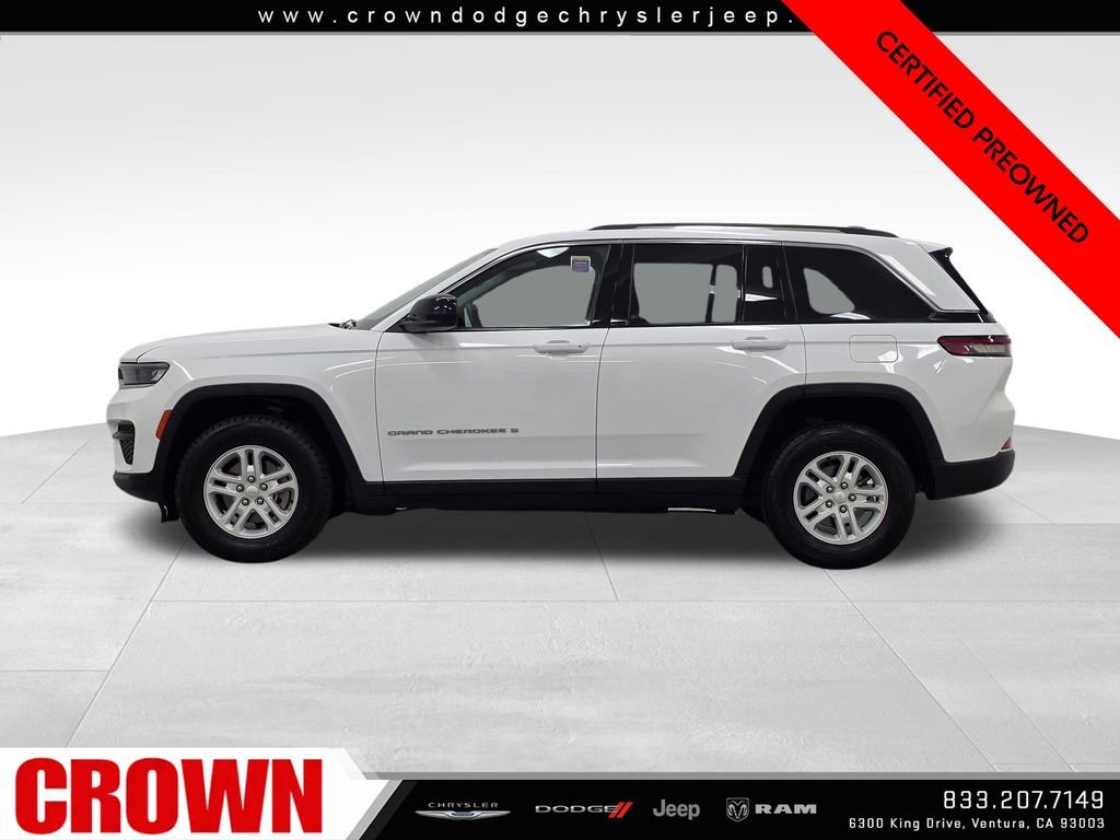 Used 2024 White Jeep Laredo image 4