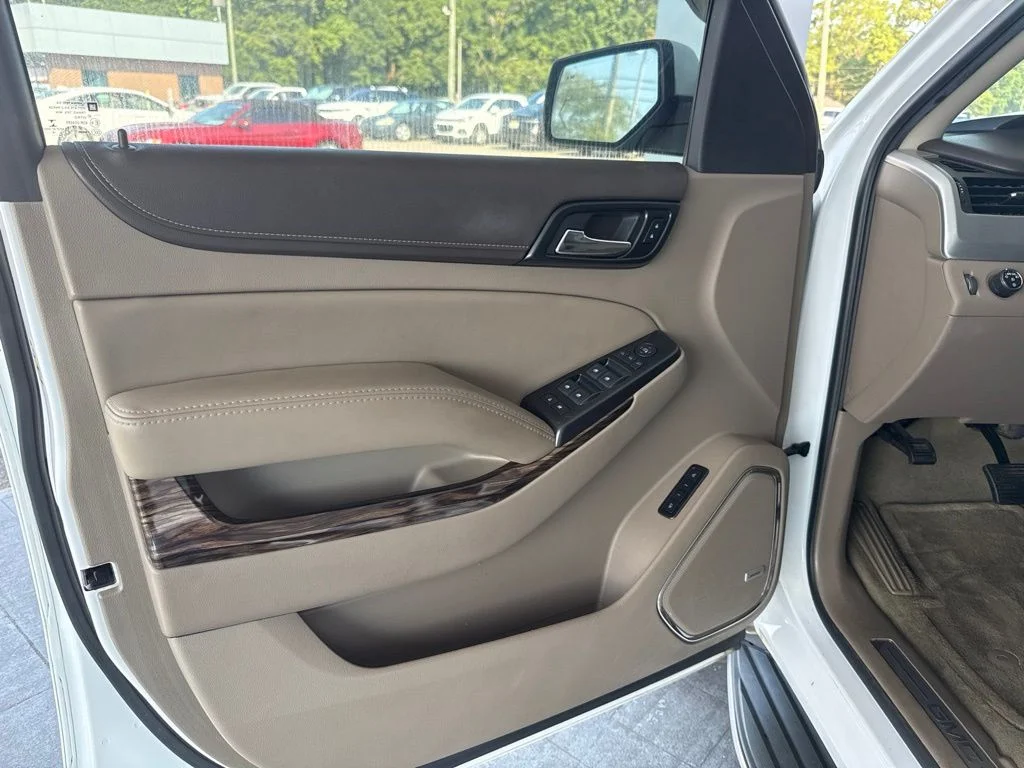 Used 2016 White GMC SLT image 27