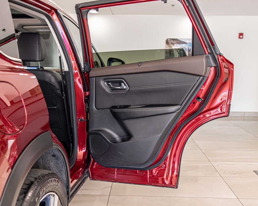 Used 2023 Red Nissan Platinum image 40