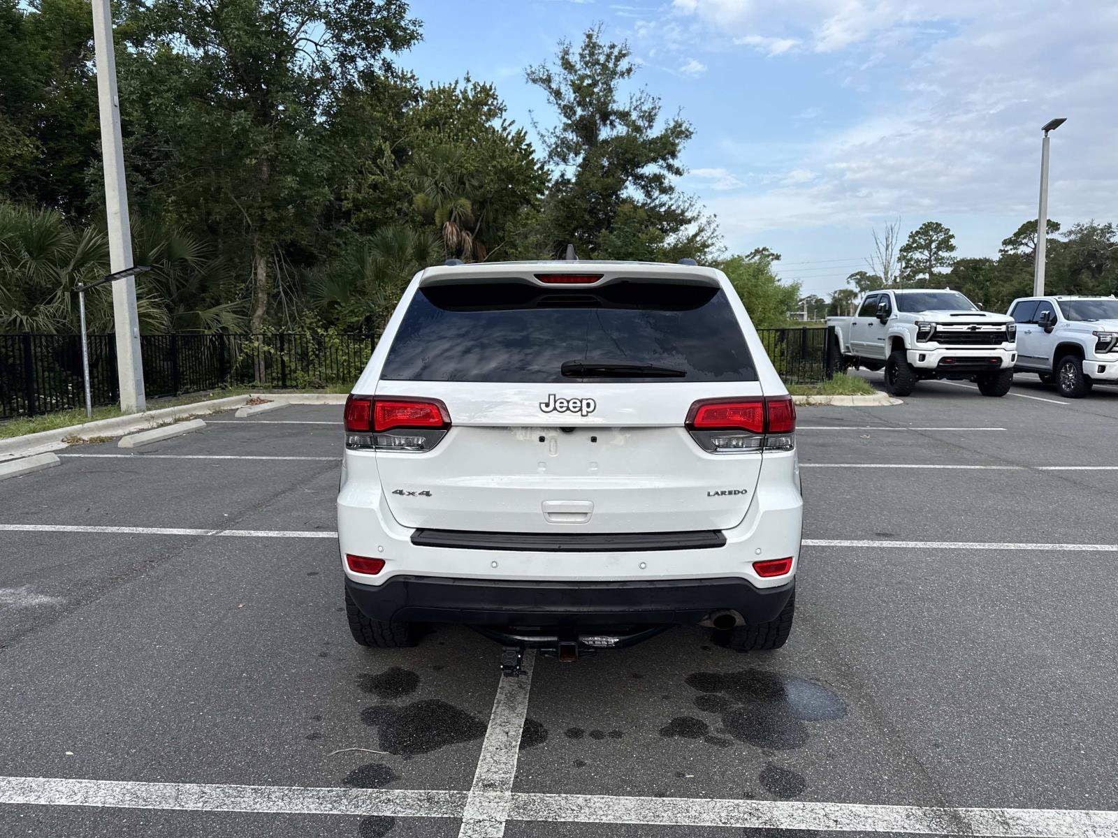 Used 2021 Bright White Clea Jeep Laredo E image 3