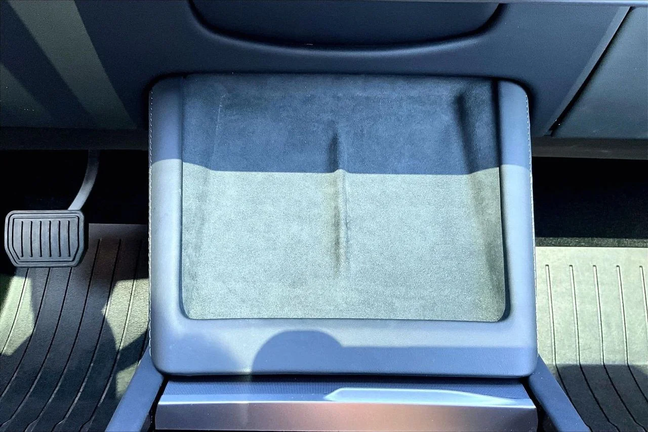 Used 2025  Tesla Long Range image 18