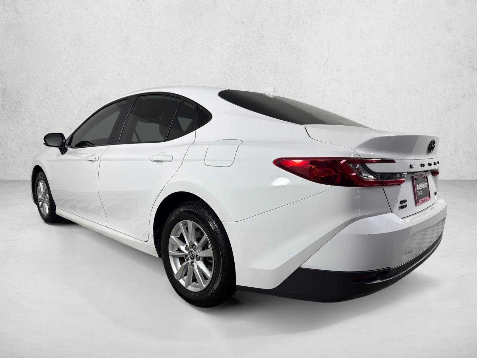 Used 2025 Ice Cap Toyota LE image 4