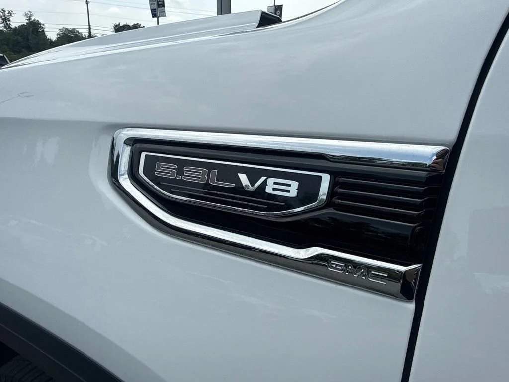 Used 2026 Summit White GMC SLT image 9