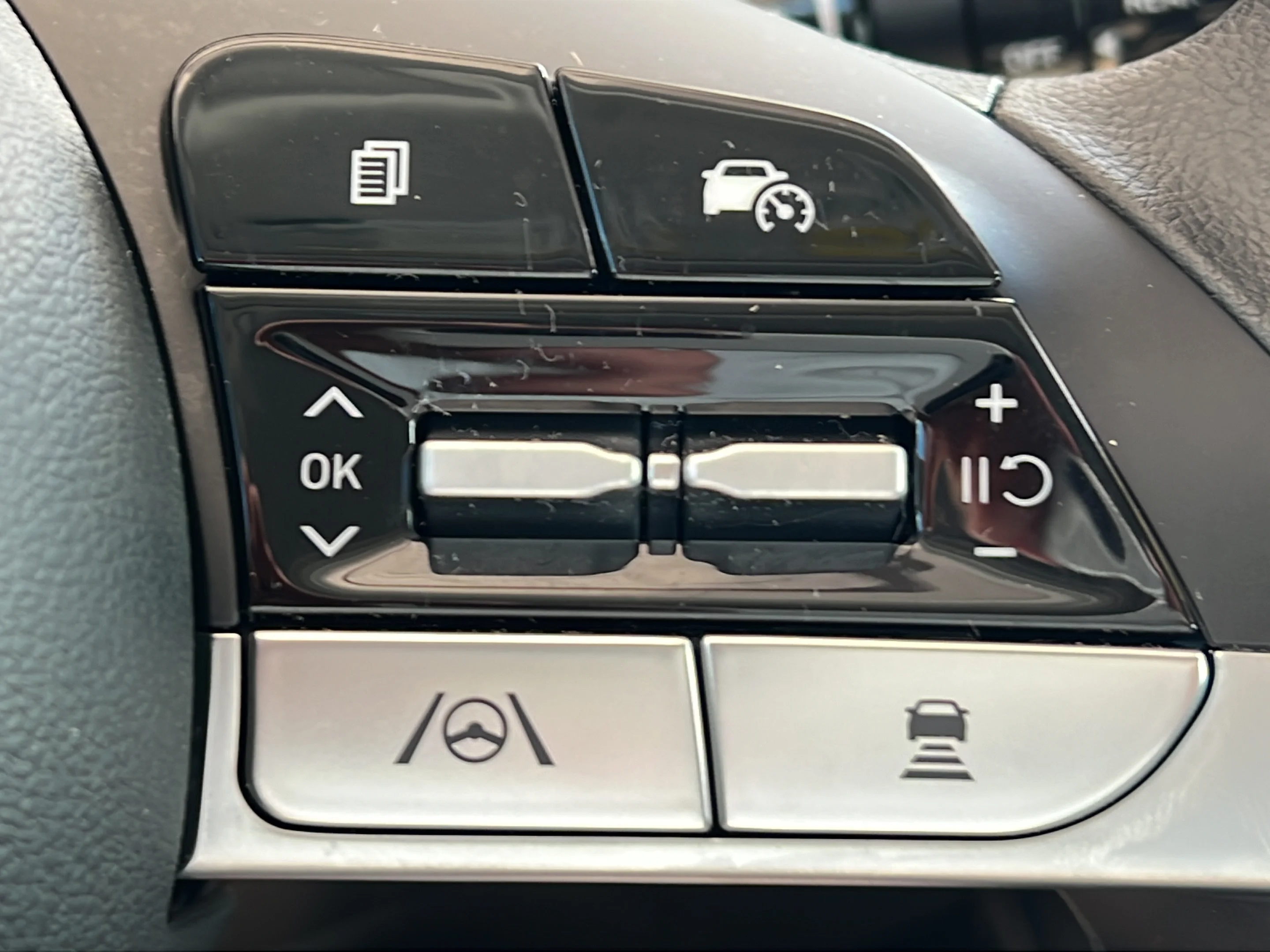Used 2022 Portofino Gray Hyundai SEL image 29
