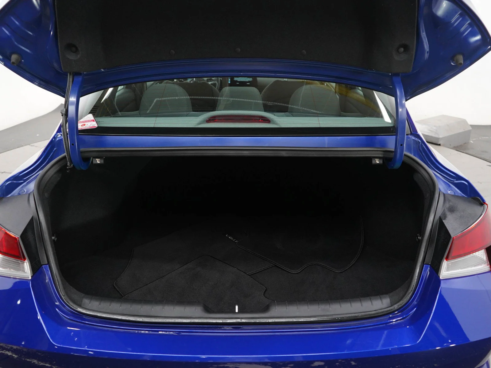 Used 2023 Intense Blue Hyundai SEL image 17