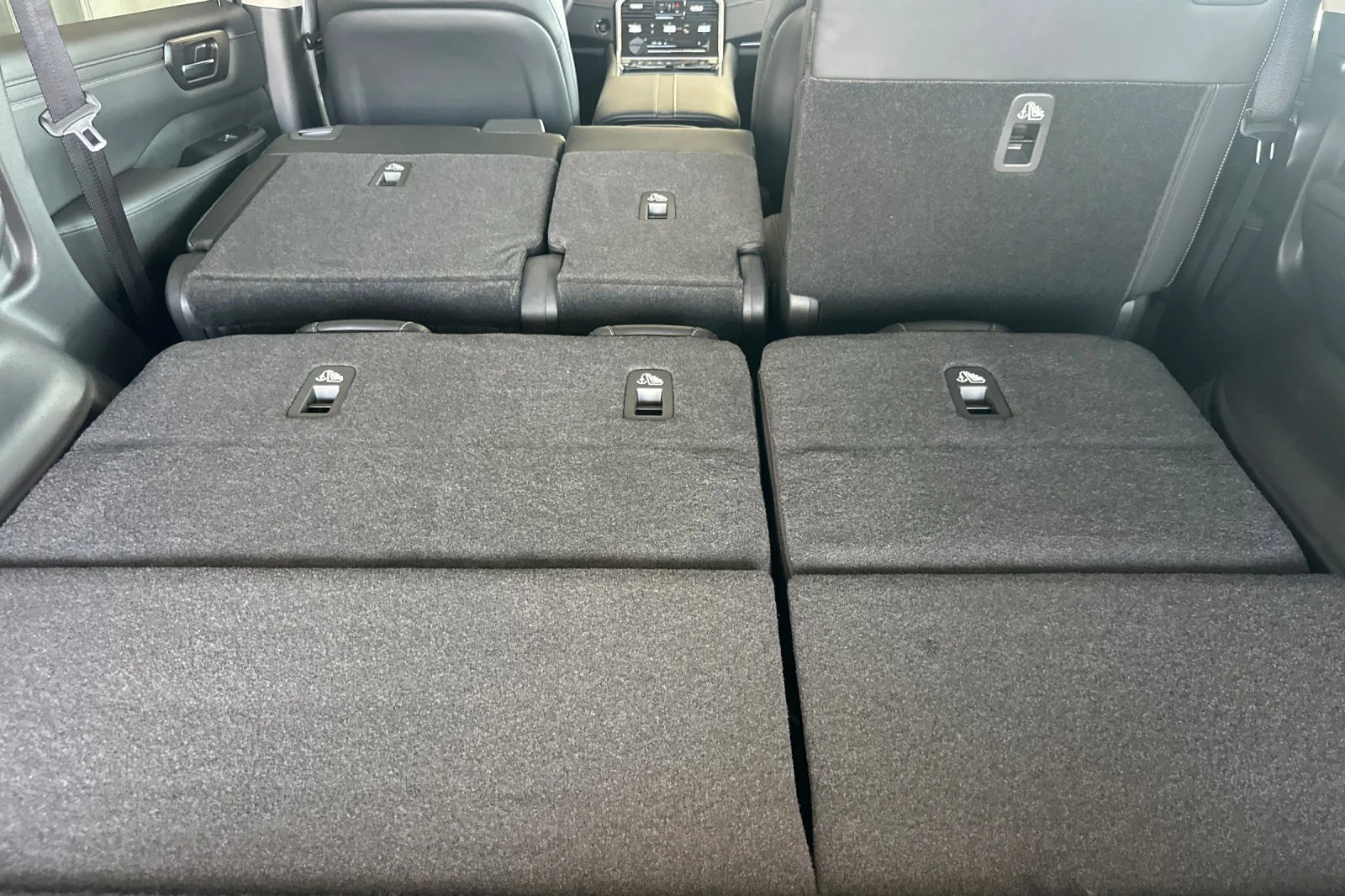 2026 Nissan Armada SV - Photo 16