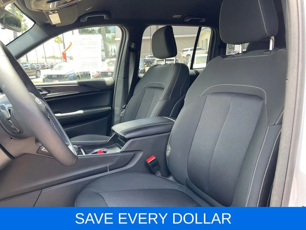 Used 2025 White Jeep Laredo image 13