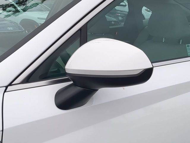 New 2026 White Hyundai SE image 38