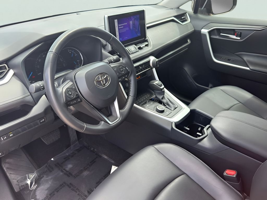 2025 Toyota RAV4 XLE Premium - Photo 10
