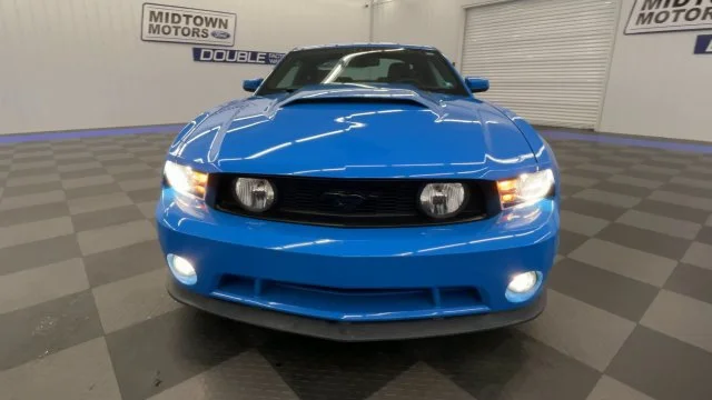 Used 2010 Grabber Blue Ford GT Premium image 3