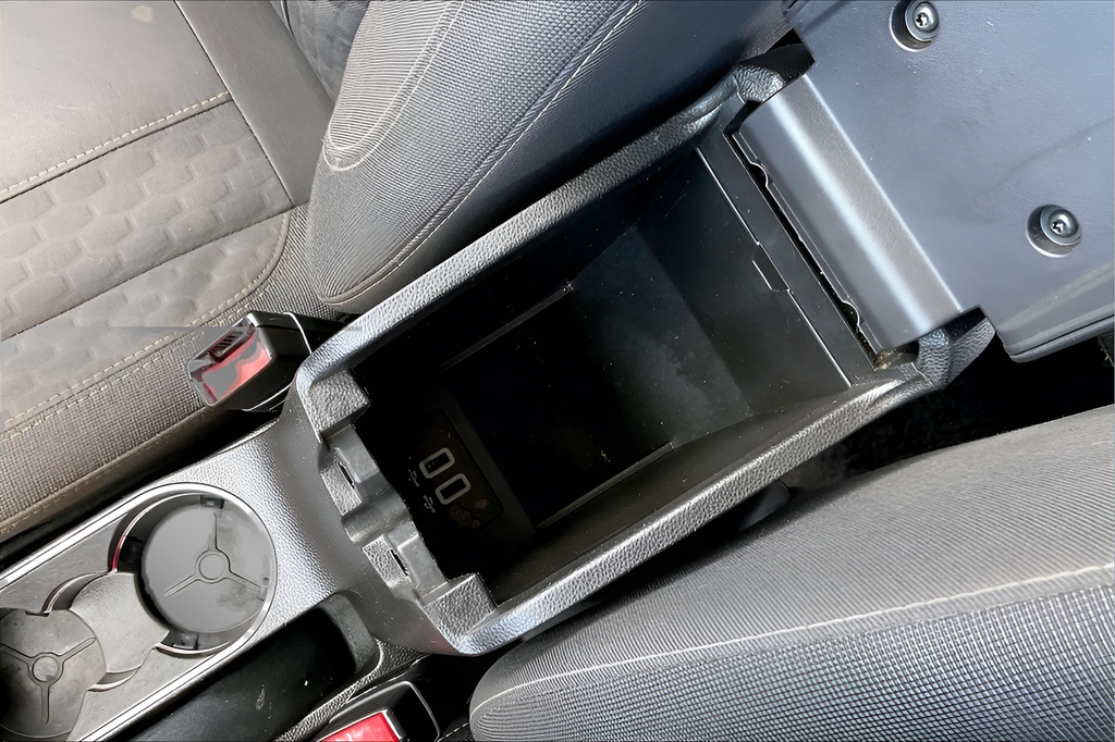 Used 2019 Gray Ford SE image 23